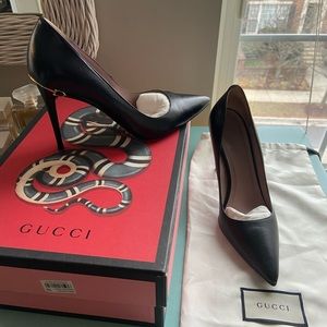 AUTHENTIC GUCCI Pointed-Toe Stilettos